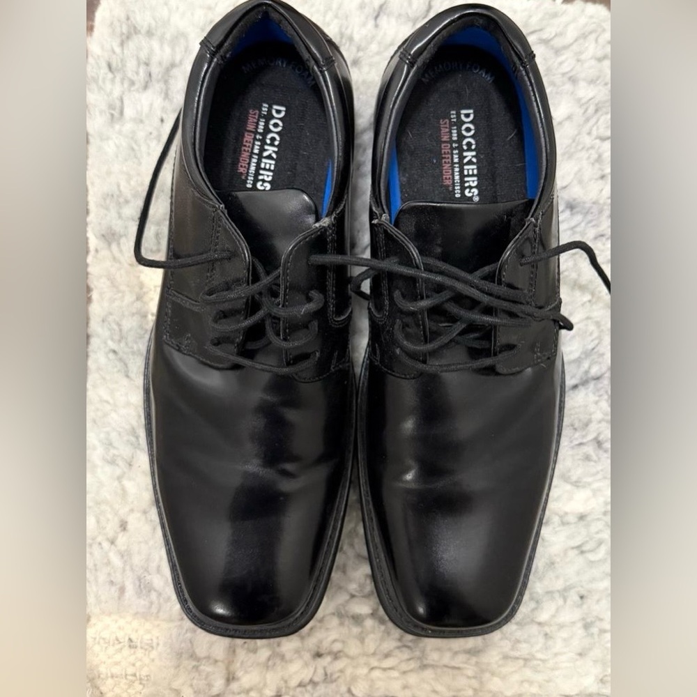Dockers Men's Classic Black Oxfords